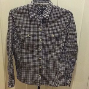 Banana Republic Ladies shirt, Unused.